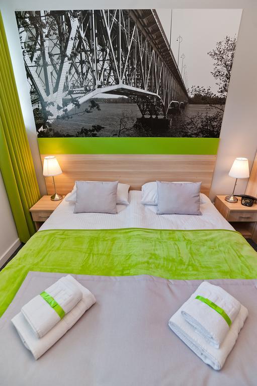 Green 3*